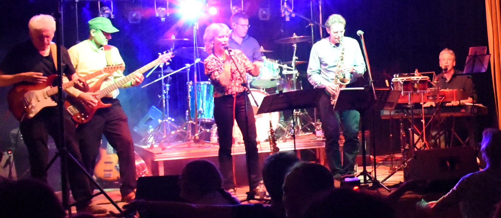 Susi and The Blue Men